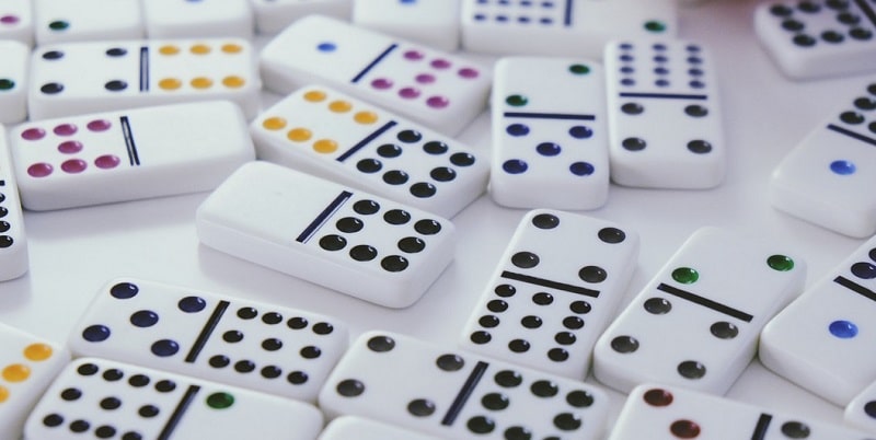 Historia del dominó