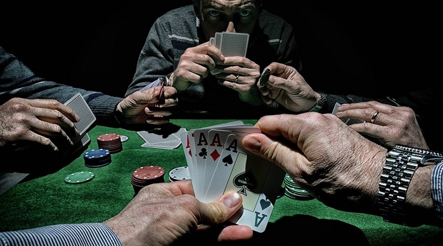 Strategia di poker al tavolo lungo 